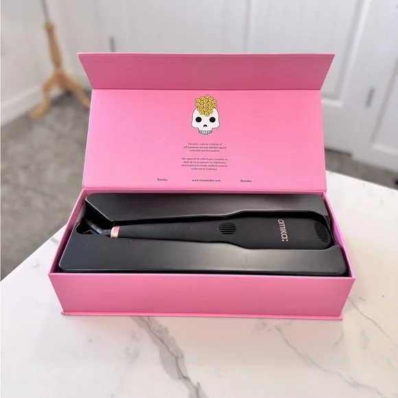 amika: Polished Perfection Straightening Brush 2.0 | only used twice - Picture 2 of 5